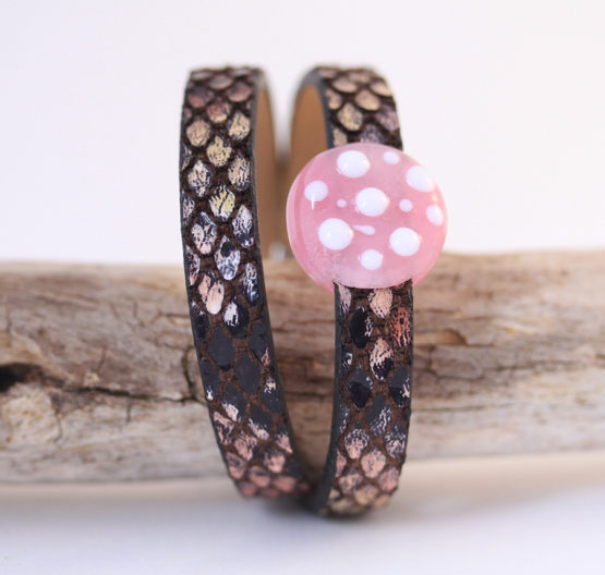 Leather & Glass - Pink snake